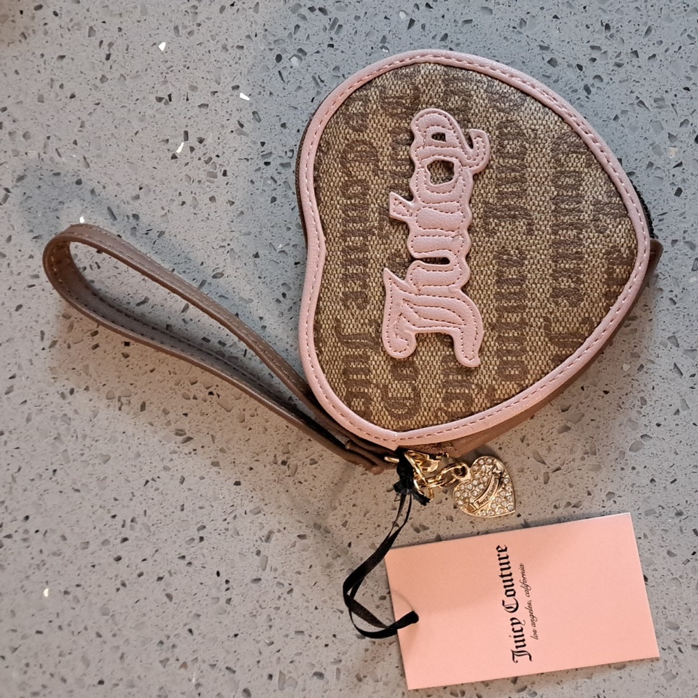 NWT Juicy Couture Paparazzi Heart Zip wristlet